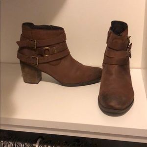 Perfect ankle cowgirl boots